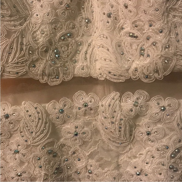 Elegant White Lace Sleeveless Dress - Picture 4 of 5